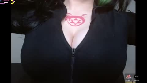 Snapshot of amilustxx chatting on 10/08/25, 10:07 amilust online show from 10/08/25, 10:07