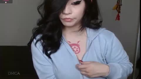 Snapshot of amilustxx chatting on 12/14/25, 06:12 amilust online show from 12/14/25, 06:12