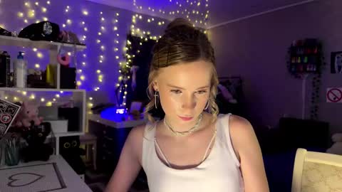 Amily online show from 03/08/26, 01:59