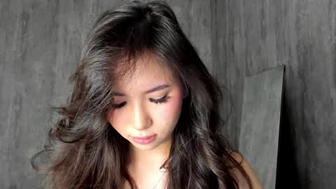 Snapshot of amina_artin chatting on 01/29/25, 01:49 Amina online show from 01/29/25, 01:49