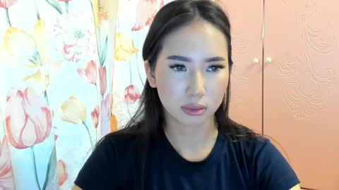 Snapshot of amina_artin chatting on 09/14/25, 01:54 Amina online show from 09/14/25, 01:54