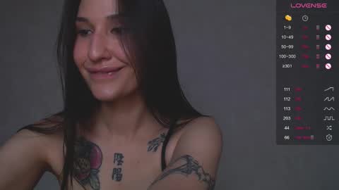 Camilla online show from 09/29/25, 11:31