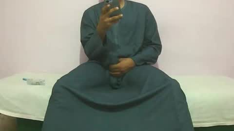 Snapshot of amir_elaraby chatting on 10/05/25, 07:34 Amir online show from 10/05/25, 07:34