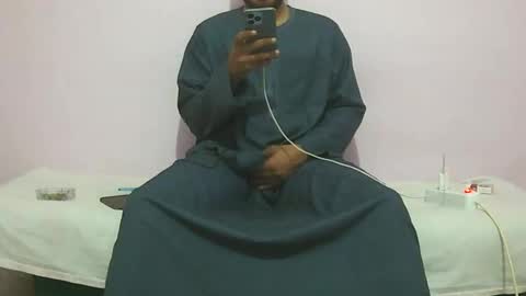 Snapshot of amir_elaraby chatting on 10/06/25, 10:07 Amir online show from 10/06/25, 10:07