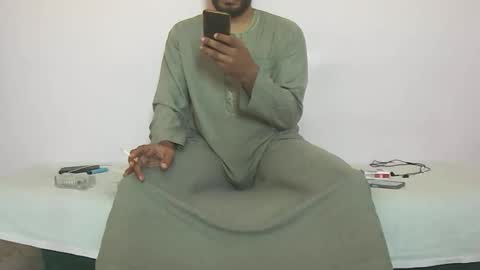 Snapshot of amir_elaraby chatting on 10/09/25, 12:25 Amir online show from 10/09/25, 12:25