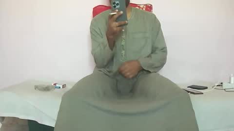 Snapshot of amir_elaraby chatting on 10/12/25, 11:31 Amir online show from 10/12/25, 11:31