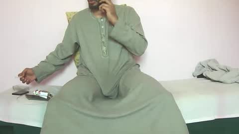 Snapshot of amir_elaraby chatting on 10/28/25, 08:51 Amir online show from 10/28/25, 08:51