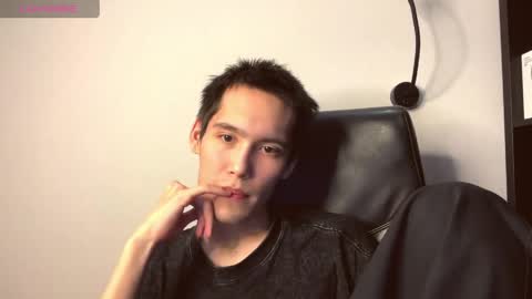 Snapshot of amiraebitsh chatting on 04/24/26, 05:48 amiraebitsh online show from 04/24/26, 05:48