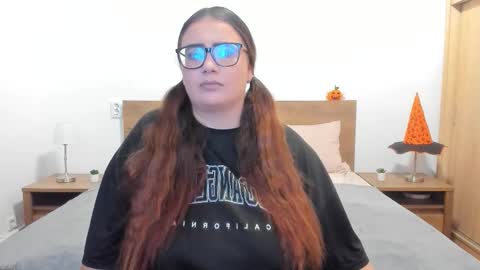 Snapshot of amiravyxen chatting on 11/02/25, 08:44 Amira Vyxen online show from 11/02/25, 08:44