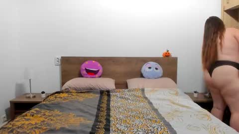 Snapshot of amiravyxen chatting on 11/12/25, 08:52 Amira Vyxen online show from 11/12/25, 08:52