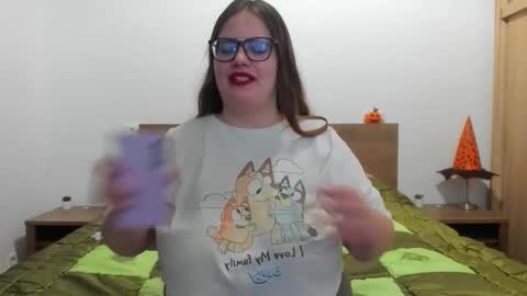 Snapshot of amiravyxen chatting on 11/19/25, 10:54 Amira Vyxen online show from 11/19/25, 10:54