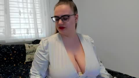 Amira Vyxen online show from 03/23/26, 07:23