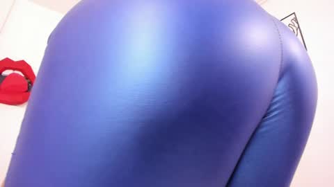 hi guys im ariani ill be off till december 1st for vacation if u want u can add me on snapchat by bio and talk or play there online show from 01/26/25, 01:36