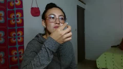 Snapshot of amitlu_ chatting on 10/27/25, 09:41 amitlu_ online show from 10/27/25, 09:41