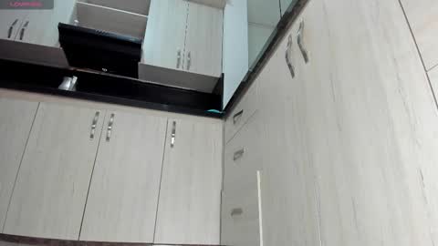 Snapshot of ammelya chatting on 12/19/25, 01:18 Amelya online show from 12/19/25, 01:18