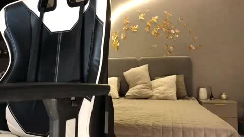 Snapshot of ammy_cumwme chatting on 10/23/25, 09:08 Ammy dont forget to thumbs up me online show from 10/23/25, 09:08