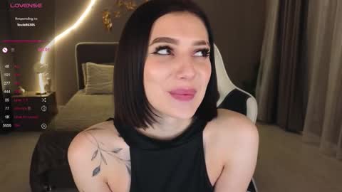 Snapshot of ammy_cumwme chatting on 10/28/25, 11:03 Ammy dont forget to thumbs up me online show from 10/28/25, 11:03