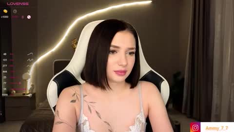 Snapshot of ammy_cumwme chatting on 11/14/25, 10:14 Ammy dont forget to thumbs up me online show from 11/14/25, 10:14