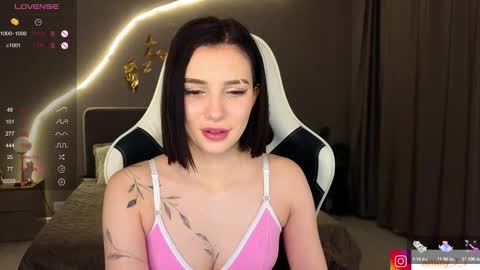 Snapshot of ammy_cumwme chatting on 12/14/25, 02:50 Ammy dont forget to thumbs up me online show from 12/14/25, 02:50