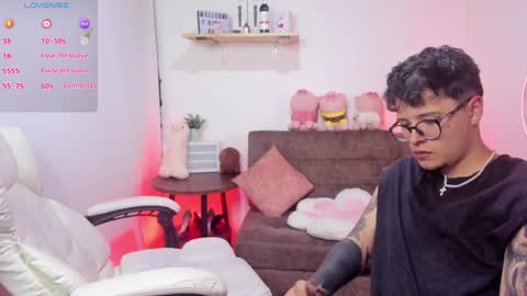 Snapshot of ammy_n_tyler chatting on 02/03/25, 02:36 ammy and thyler online show from 02/03/25, 02:36