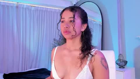 Snapshot of ammy_nova chatting on 09/19/25, 07:47 Ammy Nova online show from 09/19/25, 07:47