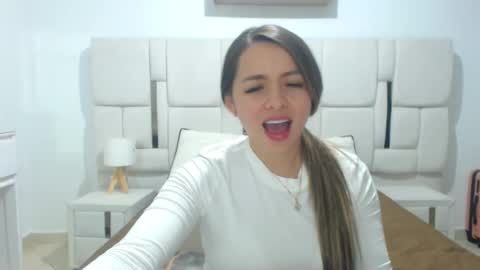 ammy_velez online show from 12/26/24, 01:51