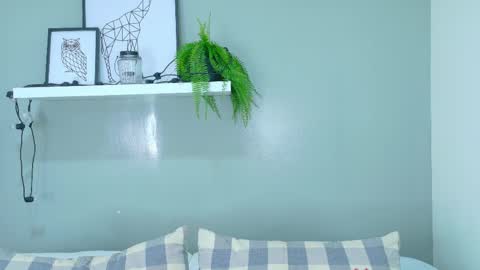 Snapshot of ammyrouse__ chatting on 03/29/26, 12:27 A M M Y online show from 03/29/26, 12:27