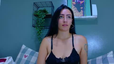 Snapshot of ammyrouse__ chatting on 03/31/26, 11:32 A M M Y online show from 03/31/26, 11:32