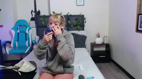 Amnesia online show from 10/05/25, 12:14