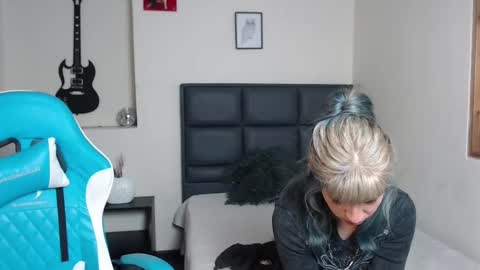 Amnesia online show from 11/05/25, 01:00