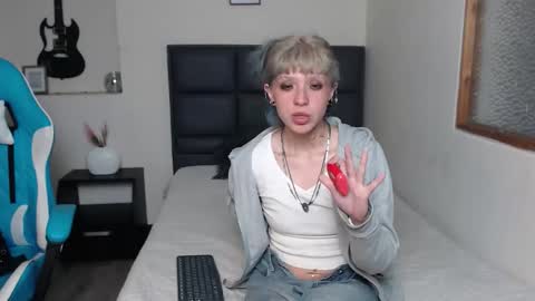 Amnesia online show from 11/06/25, 01:23