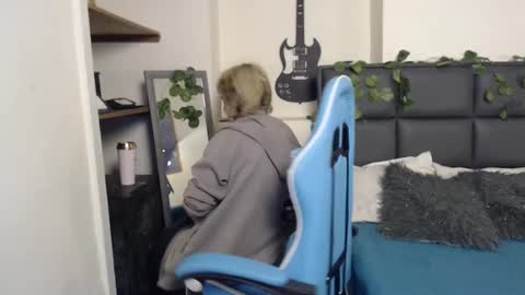 Amnesia online show from 12/03/25, 12:47