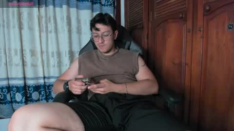 Snapshot of amon__ashford chatting on 03/31/26, 04:02 amon__ashford online show from 03/31/26, 04:02