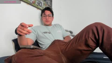 Snapshot of amon__ashford chatting on 04/11/26, 03:33 amon__ashford online show from 04/11/26, 03:33