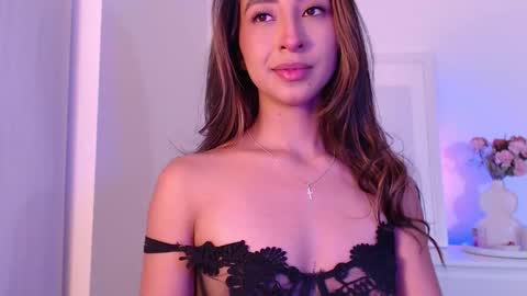 Snapshot of amonet_x chatting on 03/27/26, 08:48 Sophi online show from 03/27/26, 08:48