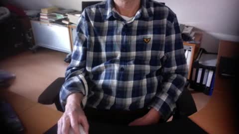 Amor2200 online show from 11/24/25, 08:25