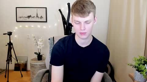 Andrew Amor online show from 11/01/25, 05:04