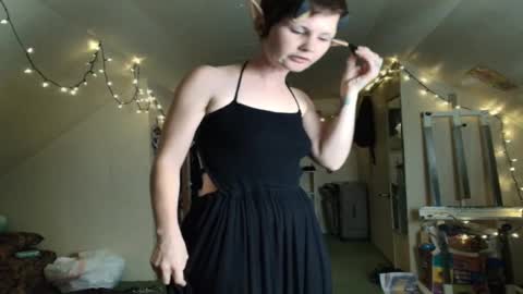 Snapshot of amoramystic chatting on 10/26/25, 03:23 Amora Mystic online show from 10/26/25, 03:23