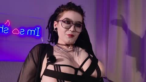 Snapshot of amorefae chatting on 05/19/26, 01:00 amore online show from 05/19/26, 01:00