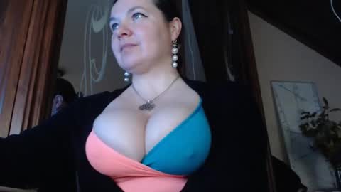 Snapshot of amorelara chatting on 12/05/24, 08:55 amorelara online show from 12/05/24, 08:55