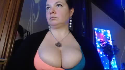 Snapshot of amorelara chatting on 12/07/24, 09:17 amorelara online show from 12/07/24, 09:17