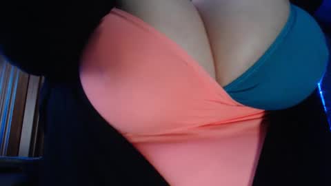 Snapshot of amorelara chatting on 12/08/24, 05:50 amorelara online show from 12/08/24, 05:50