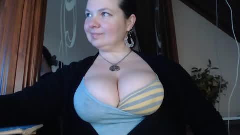 Snapshot of amorelara chatting on 01/27/25, 07:24 amorelara online show from 01/27/25, 07:24