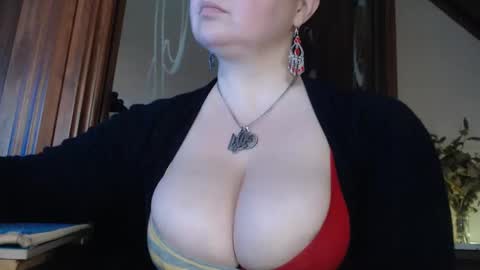 Snapshot of amorelara chatting on 02/02/25, 10:02 amorelara online show from 02/02/25, 10:02