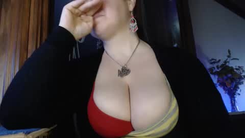 Snapshot of amorelara chatting on 02/08/25, 06:01 amorelara online show from 02/08/25, 06:01