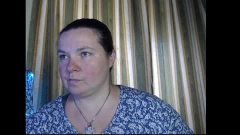 Snapshot of amorelara chatting on 09/15/25, 10:15 amorelara online show from 09/15/25, 10:15