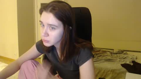 miss unforgettable online show from 02/04/25, 04:15