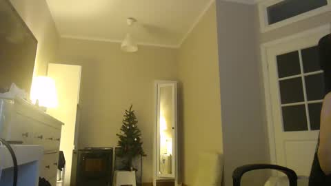 miss unforgettable online show from 02/09/25, 10:42