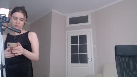 miss unforgettable online show from 03/05/25, 11:06