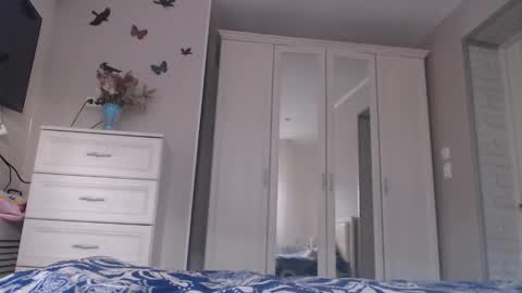 miss unforgettable online show from 11/17/25, 07:25